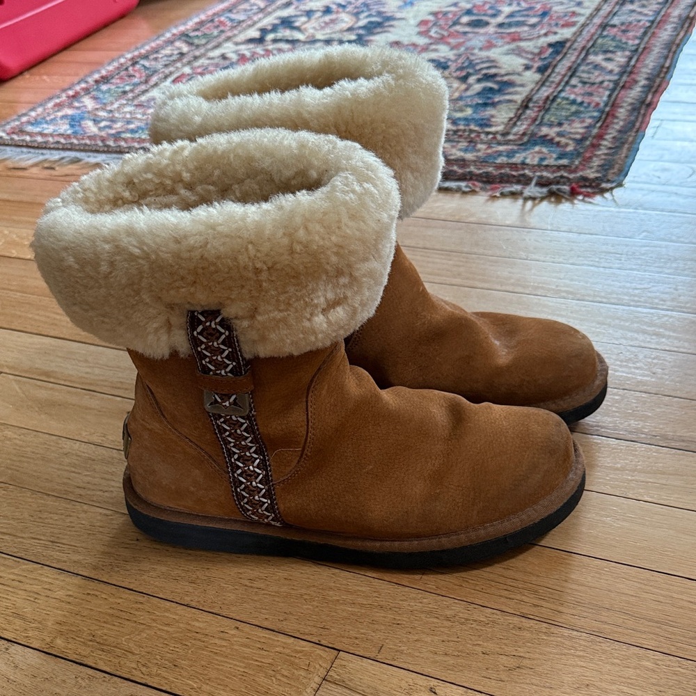 Ugg Metro Tas boots size 10
